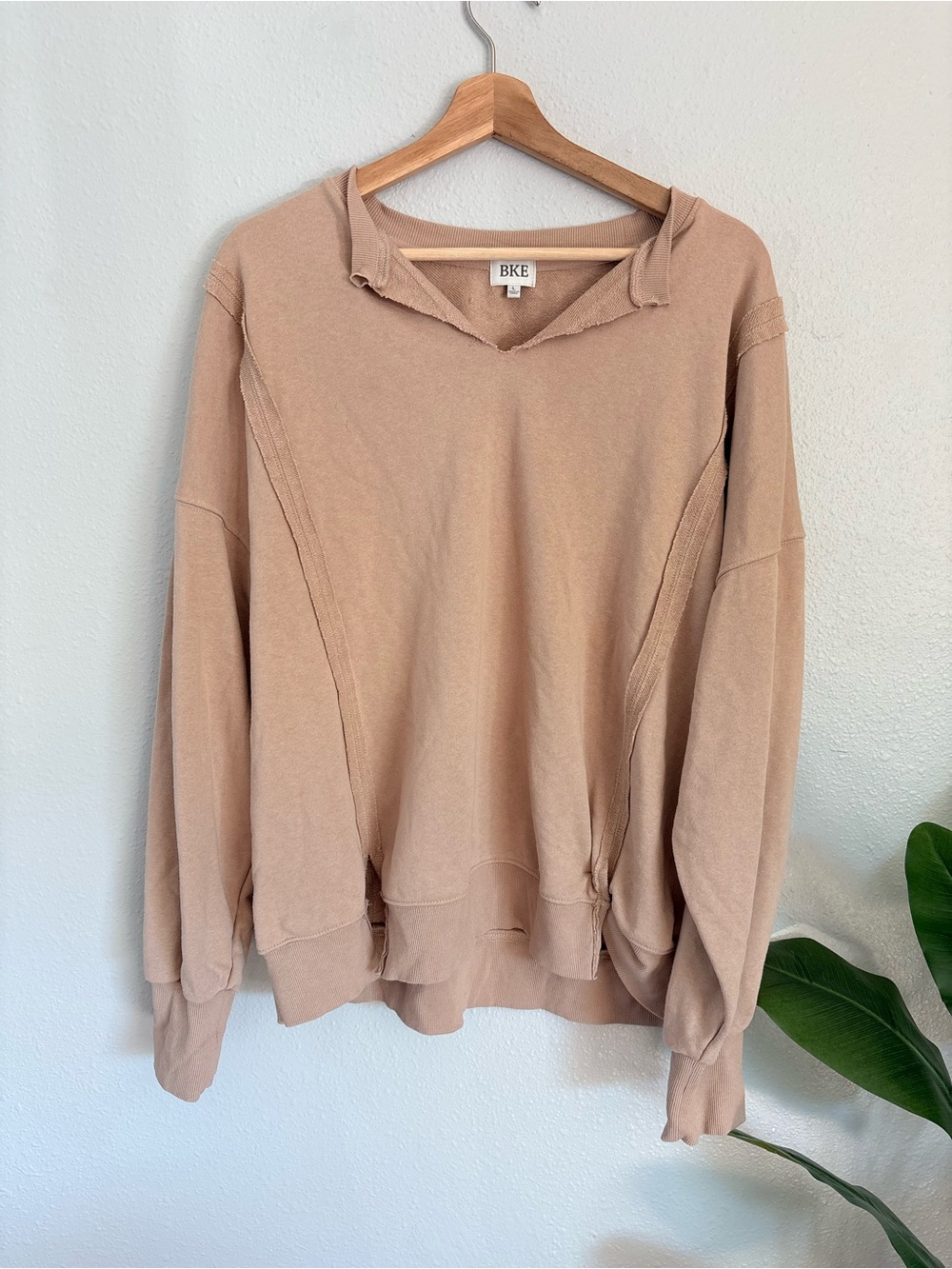 BKE Raw-Edge V-Neck Sweatshirt in Beige